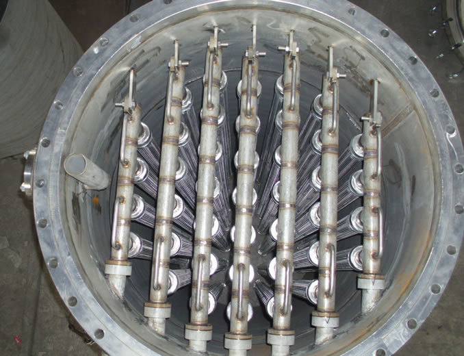 半自動(dòng)不銹鋼濾餅層自動(dòng)排渣燭式過(guò)濾機(jī)